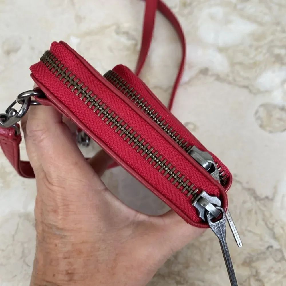Matt & Nat Odelay Dwell Crossbody Bag Red Vegan Cruelty-Free Leather - Picture 4 of 16